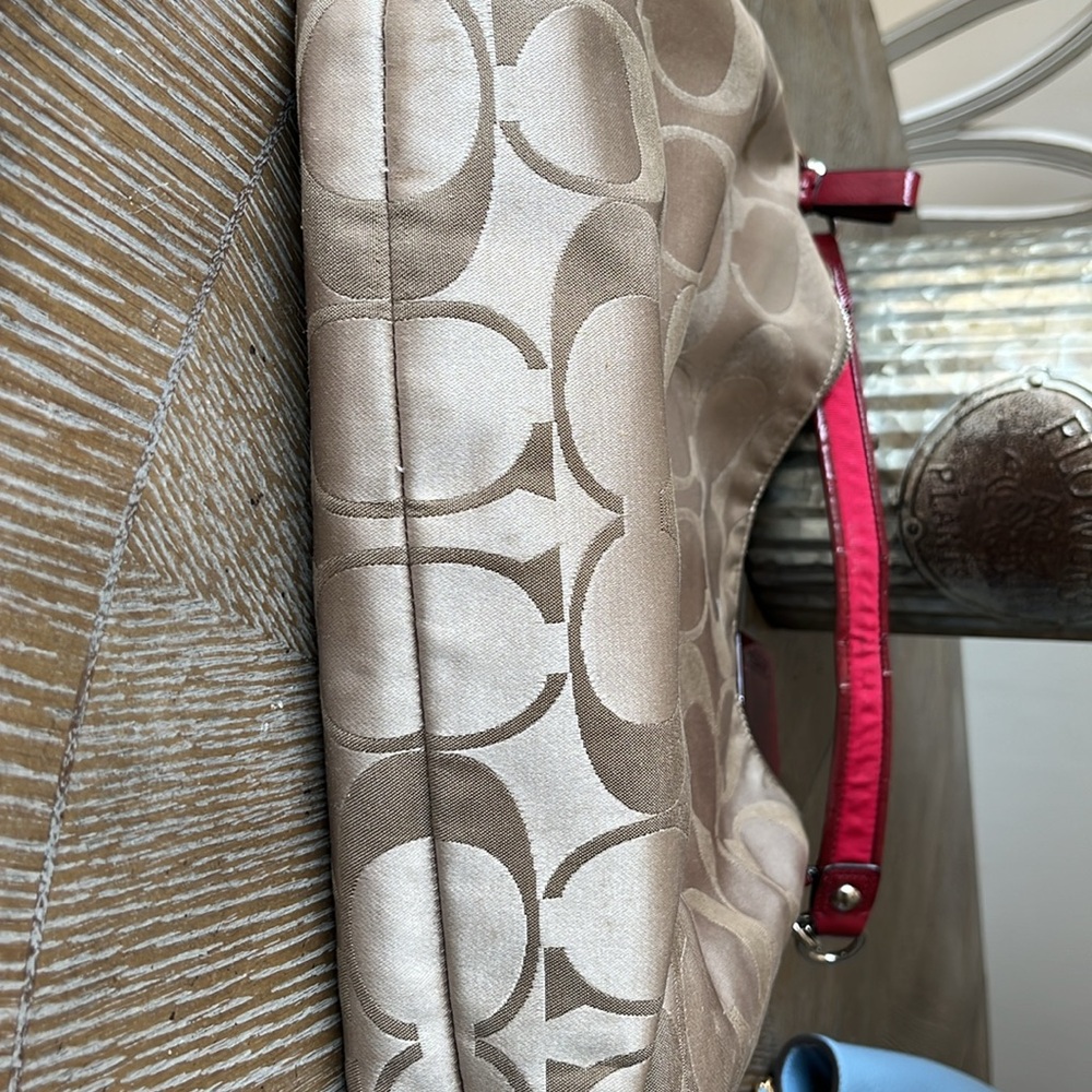 GUC Coach Poppy shoulder bag. There are a few flaws. - Picture 5 of 16